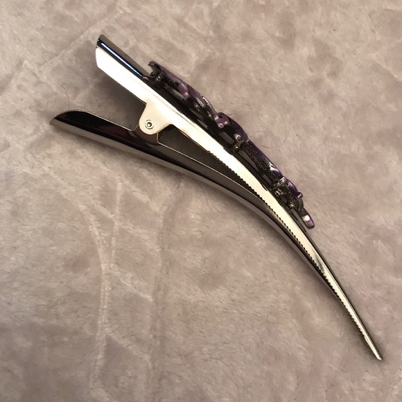 Beautiful Hair Clip - Free w/Bundle - Picture 3 of 8